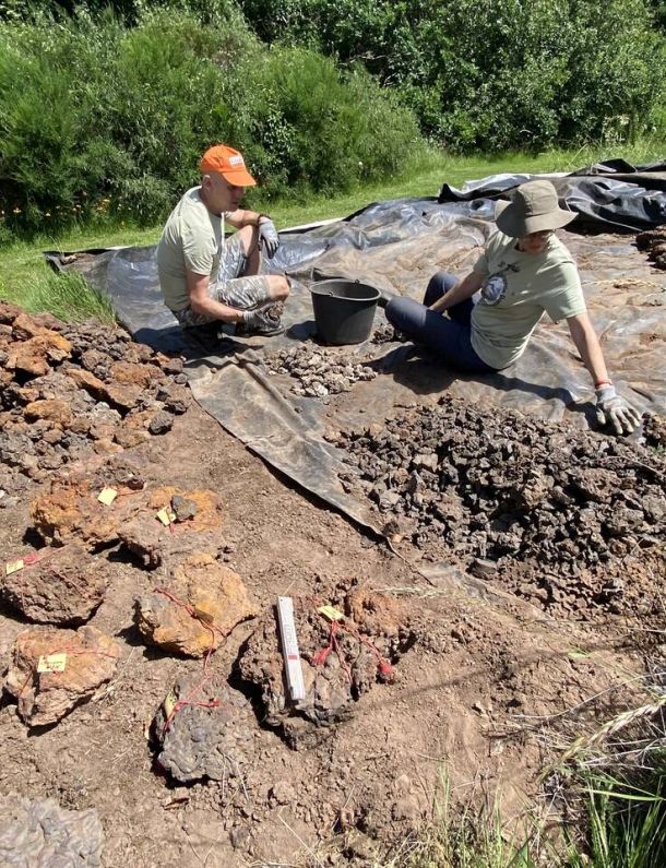 Begutachtung Schlacke - Marion Berranger und Dr. Peter Henrich 