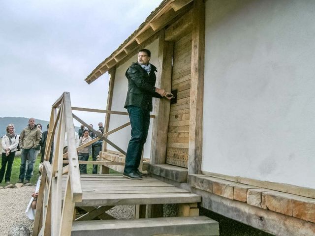 6pf_150_20150126_2060246272